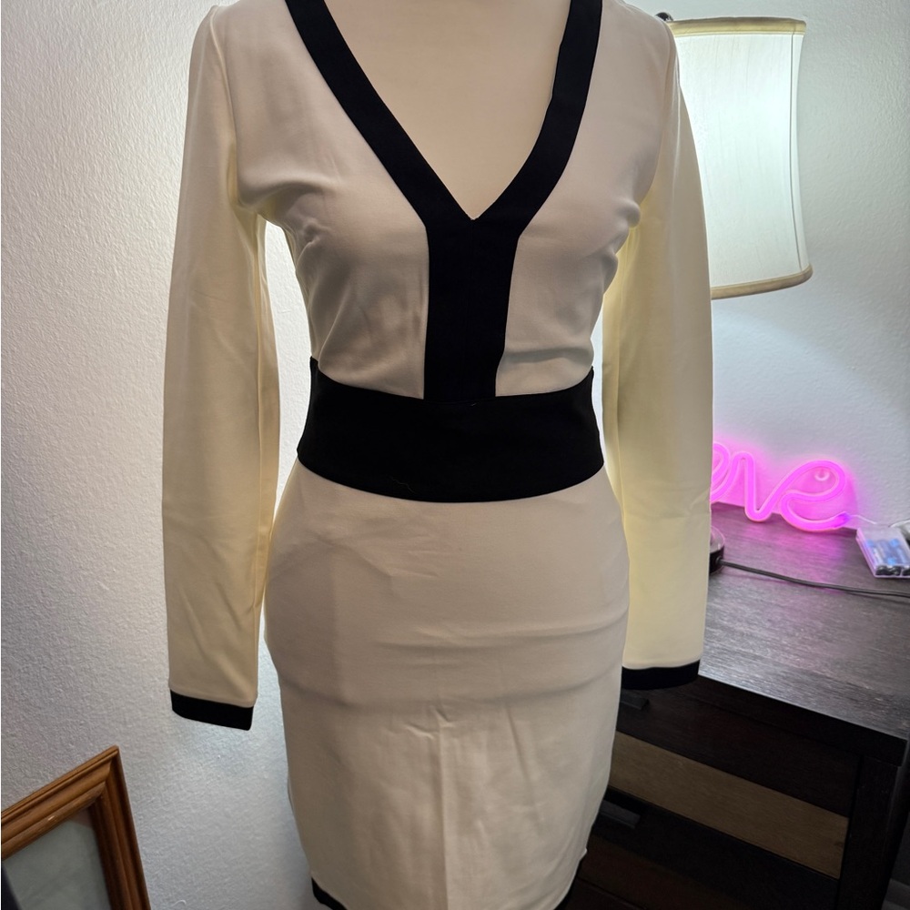 Bebe Cream and Black Sheath Dress Long Sleeve V-Neck